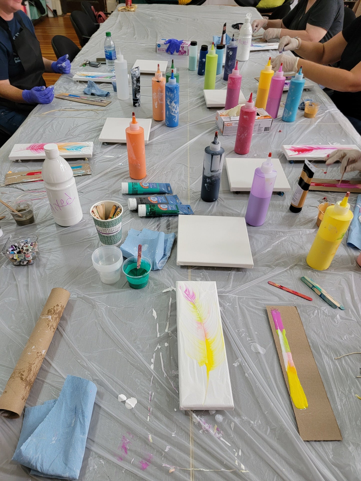 Holiday Paint Pour Class
