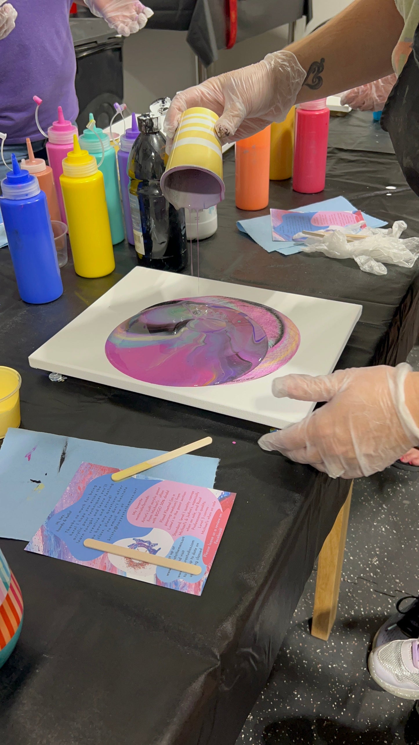 Holiday Paint Pour Class