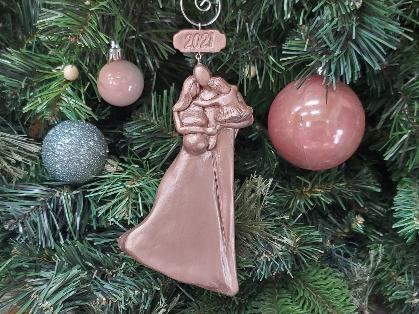 Pregnant Expecting Family of Three with a Toddler GirlChristmas Ornament OrDrEFO3-YTC-G