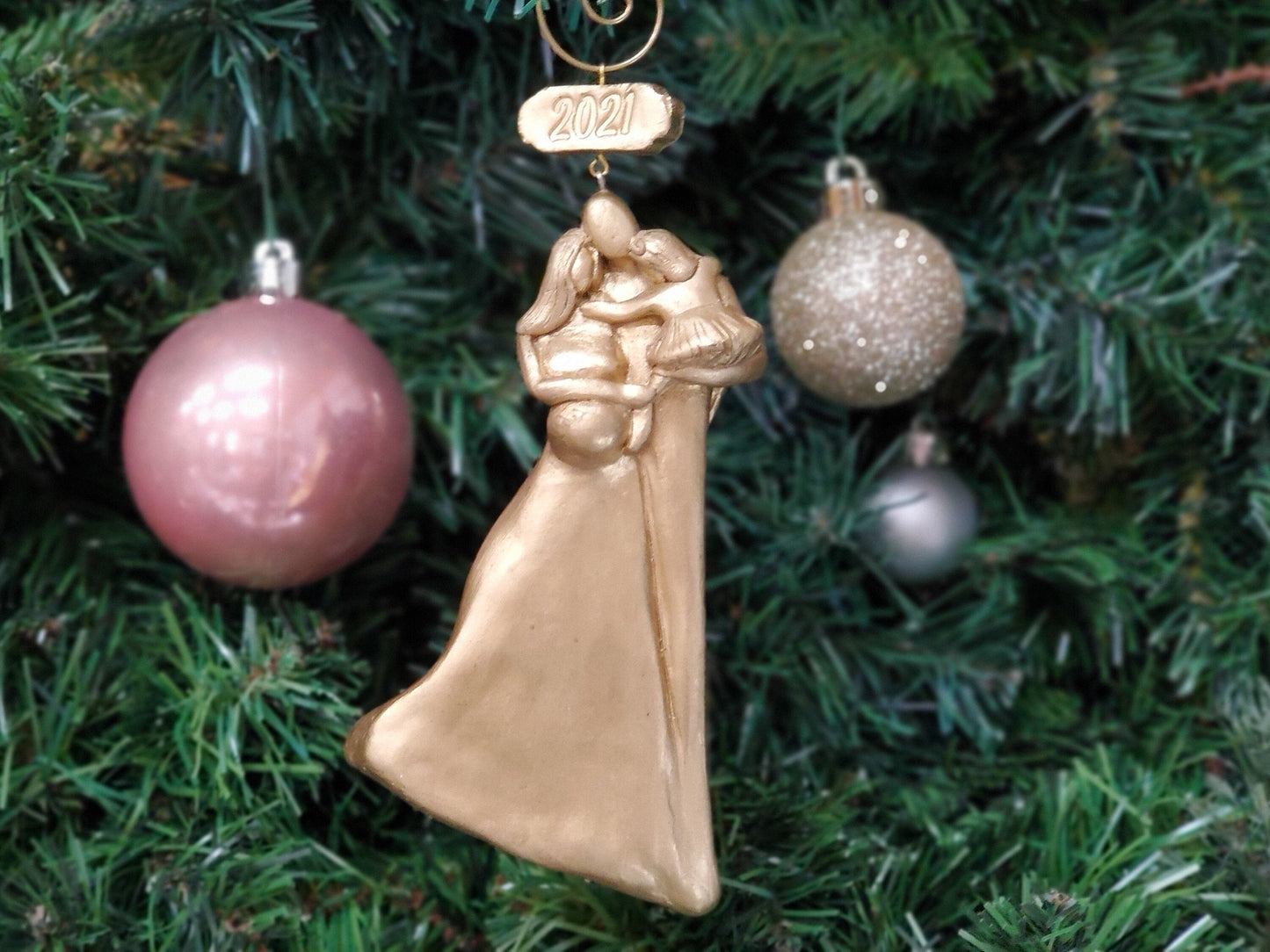 Pregnant Expecting Family of Three with a Toddler GirlChristmas Ornament OrDrEFO3-YTC-G
