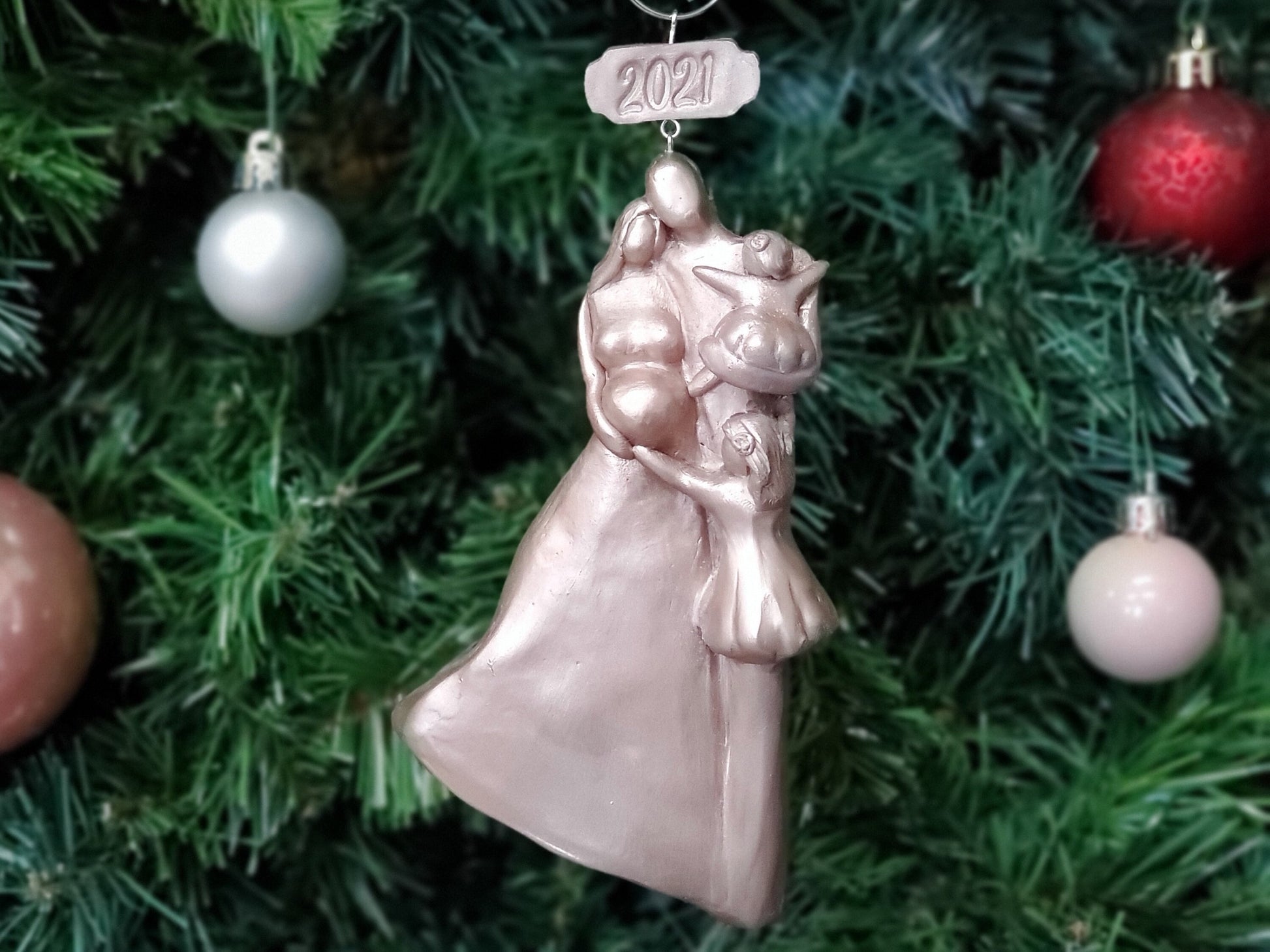 Pregnant Expecting Family of Four Christmas Ornament OrDrEFO4-YTC-BB-B